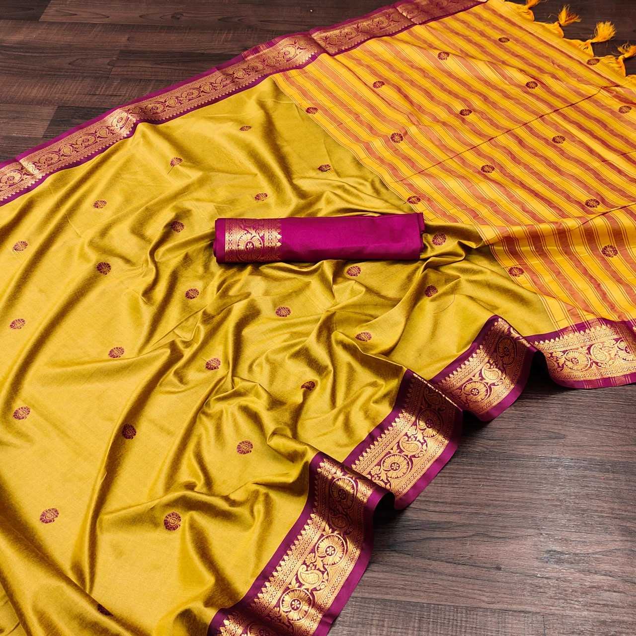 YNF SILK COTTON RUD MATCHING WHOLESALE SAREES MANUFACTURER