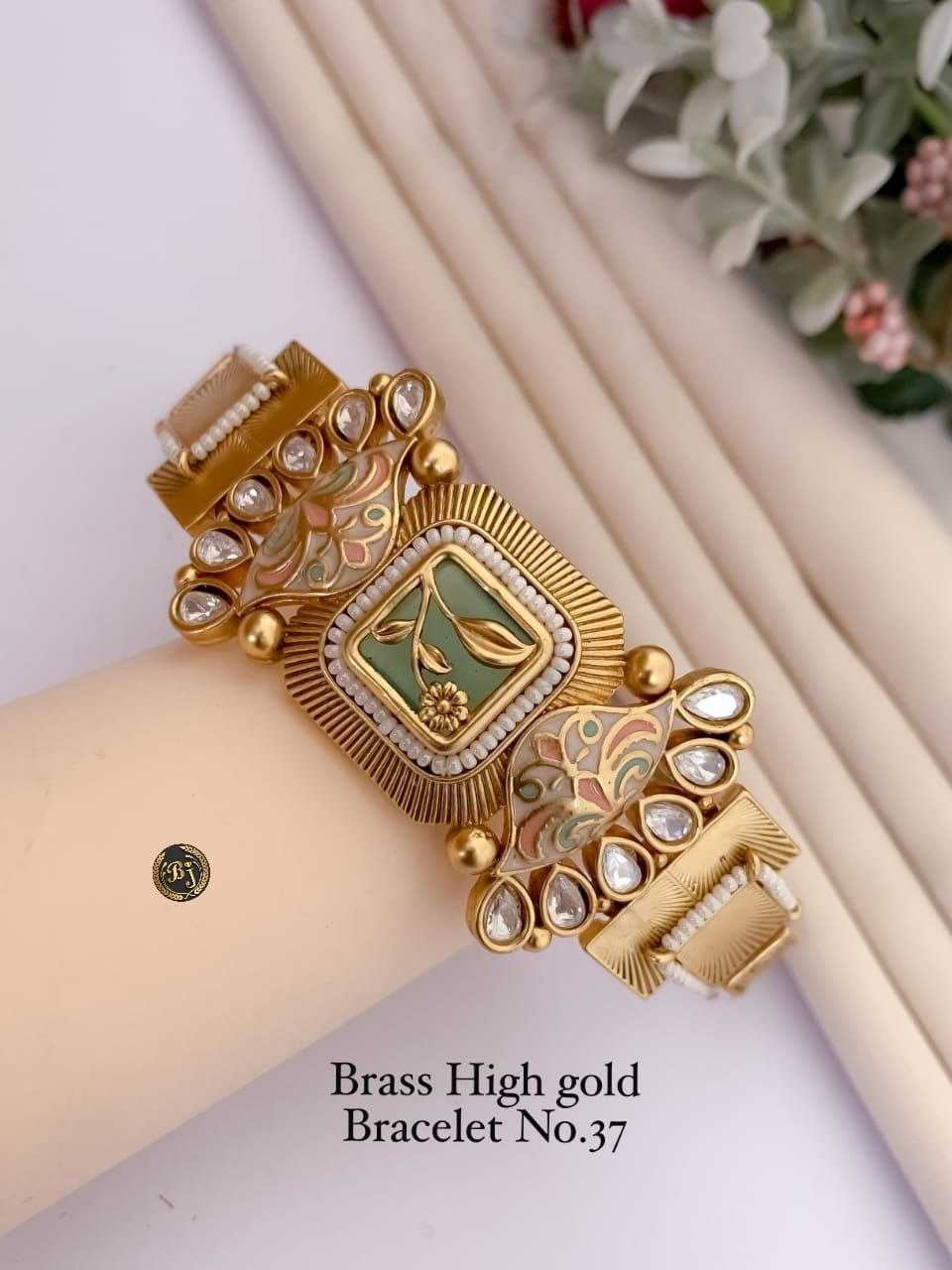 YNF BRASS BRACELET59 WOMENS JEWELLREY WHOLESALE GOLDEN BRACELET MANUFACTURER