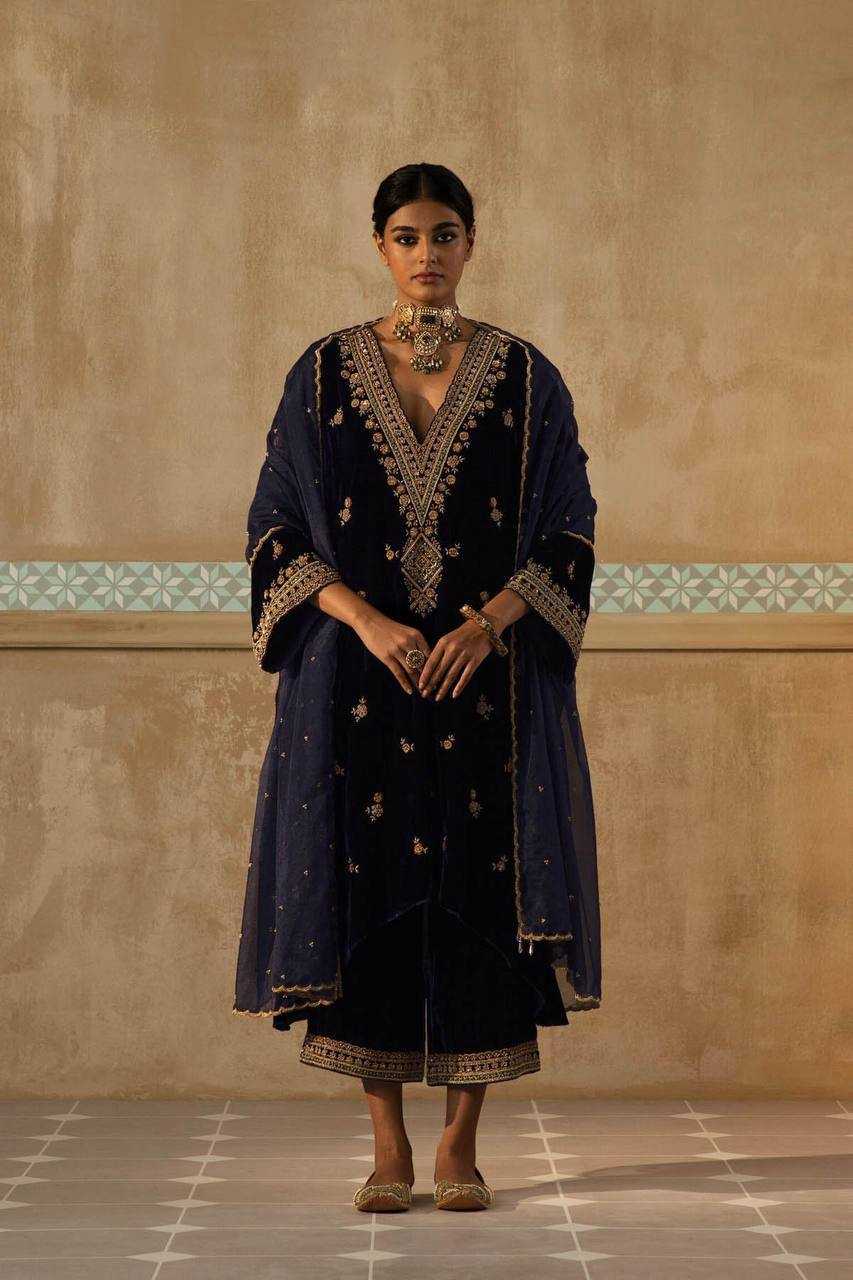 YNF VELVET KESH150 922 SUITS & DRESSES WHOLESALE KASHMIRI VELVET EMBROIDERY GEORGETTE ZARI WORK SUITS MANUFACTURER