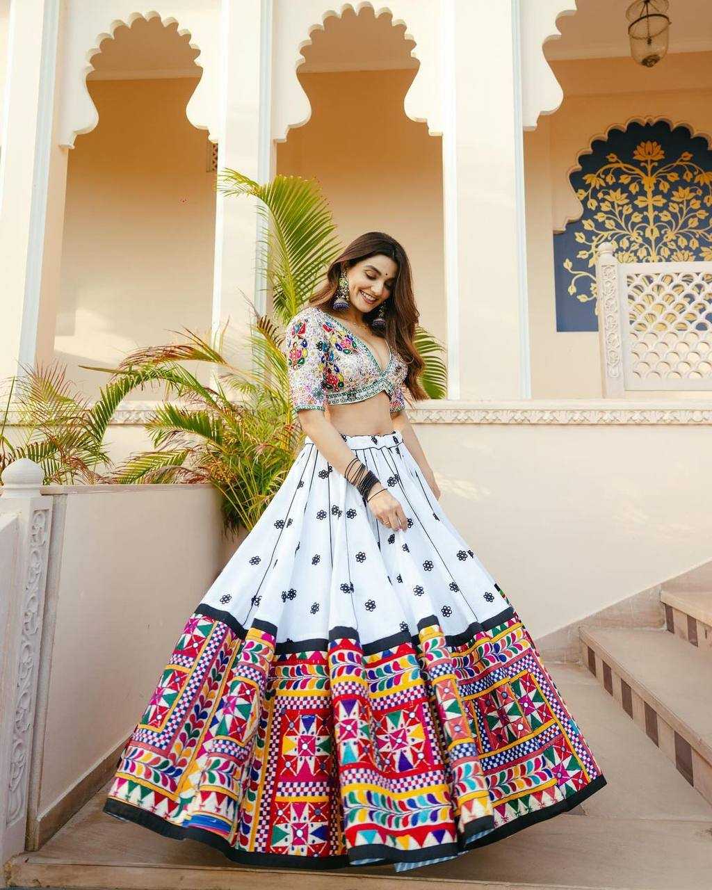 YNF CHINON KESH163 22 LEHENGAS WHOLESALE TRADITIONAL PRINTED NAVRATRI CHANIYA CHOLI LEHENGAS MANUFACTURER