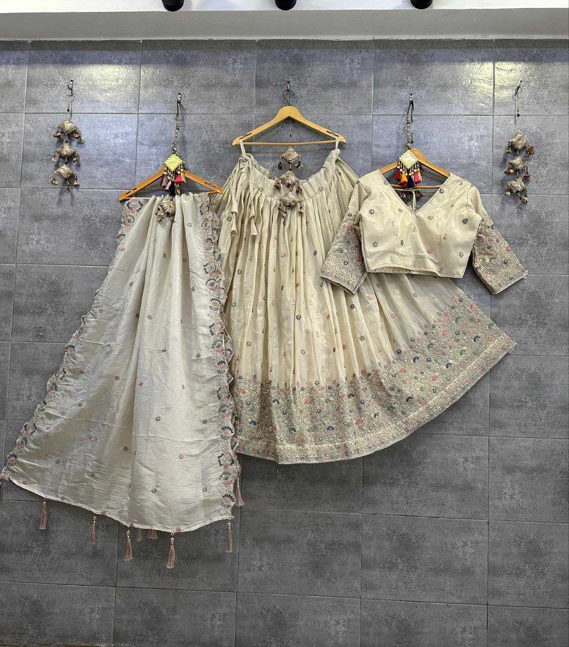 YNF PURE VISCOS KESH179 AHB51 LEHENGAS WHOLESALE FANCY TRADITIONAL EMBROIDERED LEHENGAS MANUFACTURER