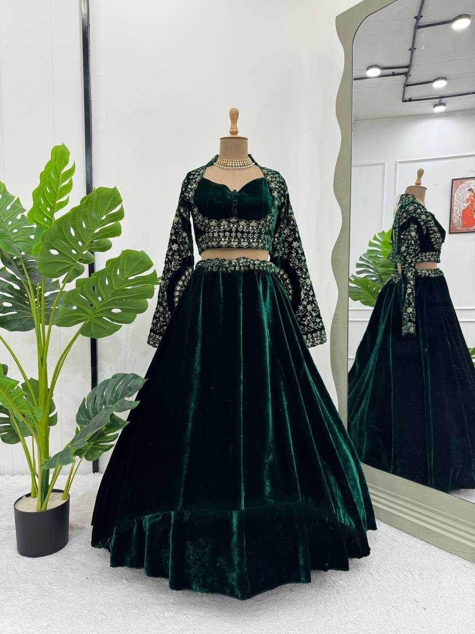 YNF VELVET RIN162 302 LEHENGAS WHOLESALE GREEN SEQUINS VELVET LEHENGAS MANUFACTURER