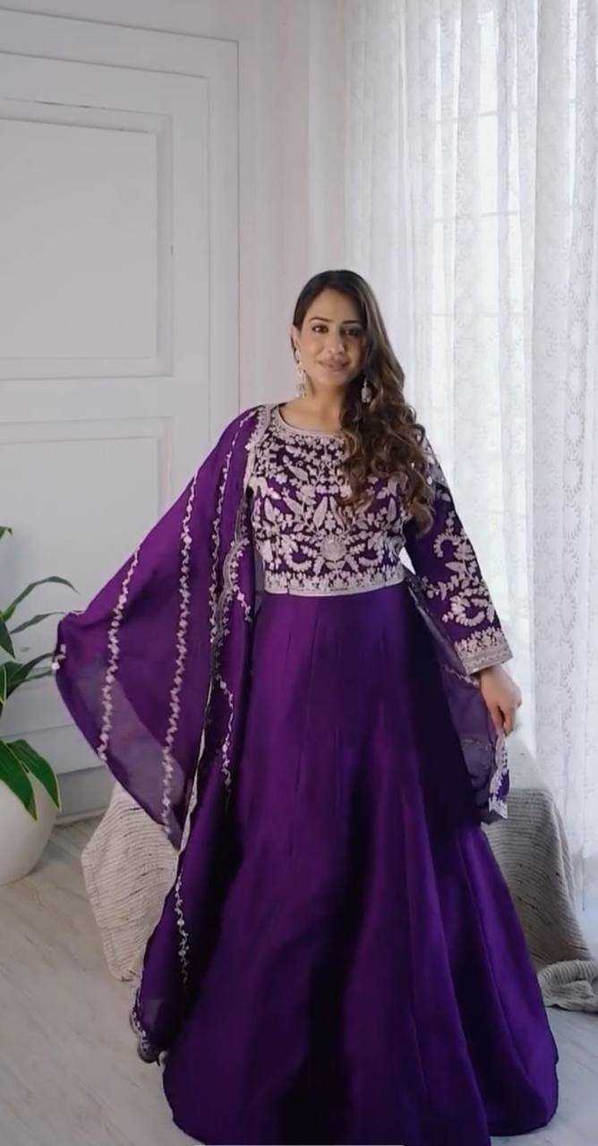 YNF CHINON KESH120 206 GOWNS WHOLESALE PURPLE ANARAKLI EMBROIDERY SILK GOWNS MANUFACTURER