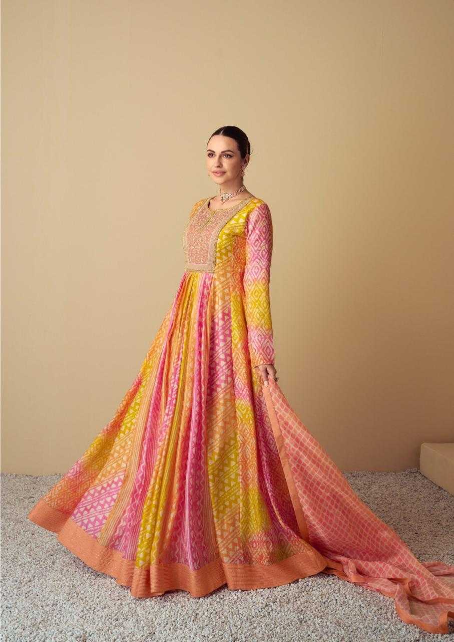 Ynf Muslin Silk RIN184 VAARI Gowns Wholesale Printed Gowns Fancy Gowns Embroidery Gowns Manufacturer