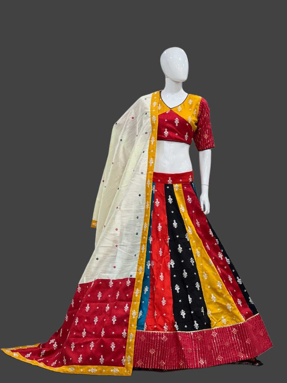 THREAD WORK LEHENGA
