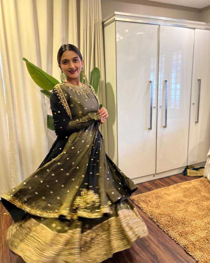EMBROIDERED LEHENGA