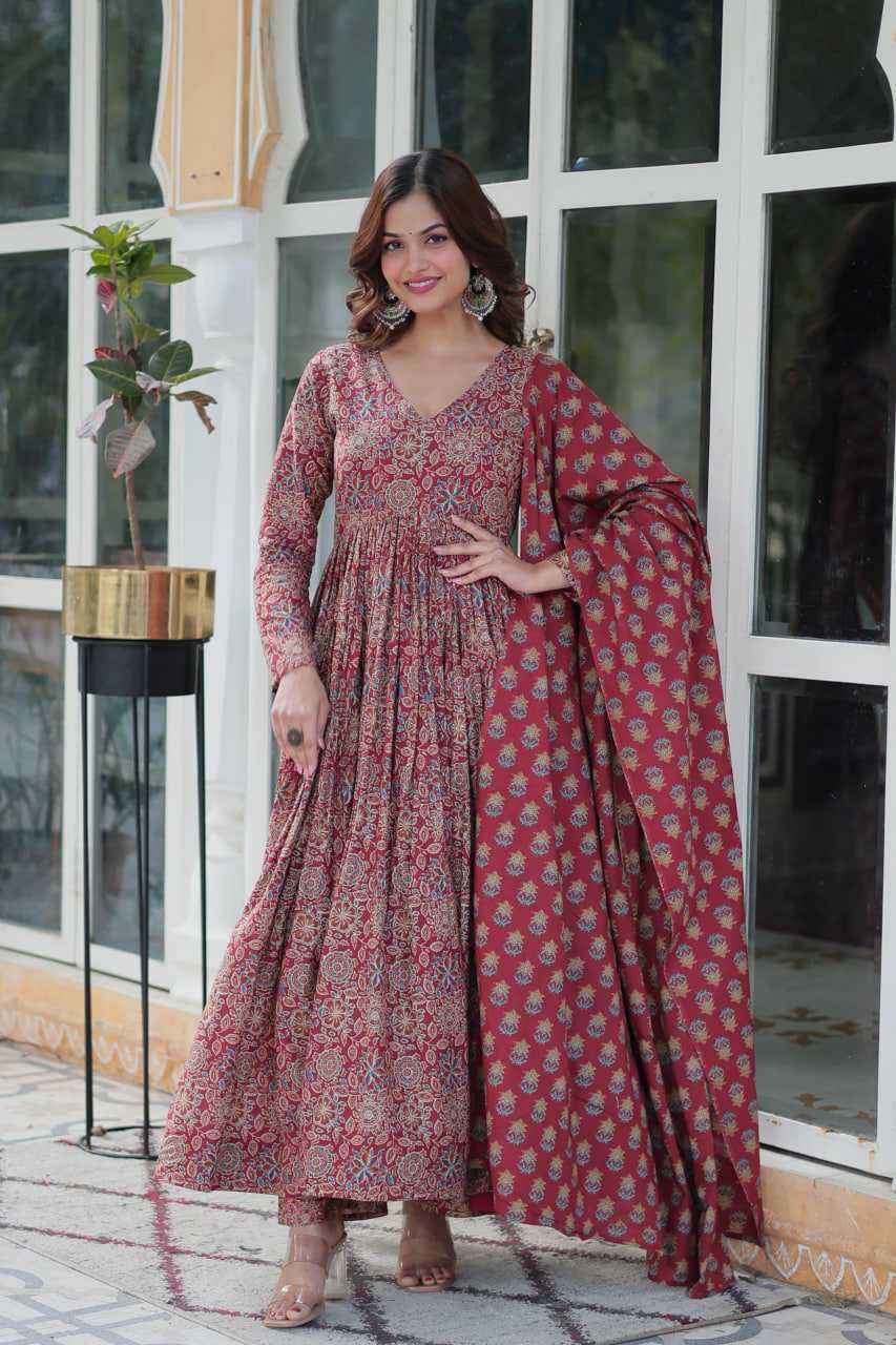 PRINTED GOWNS