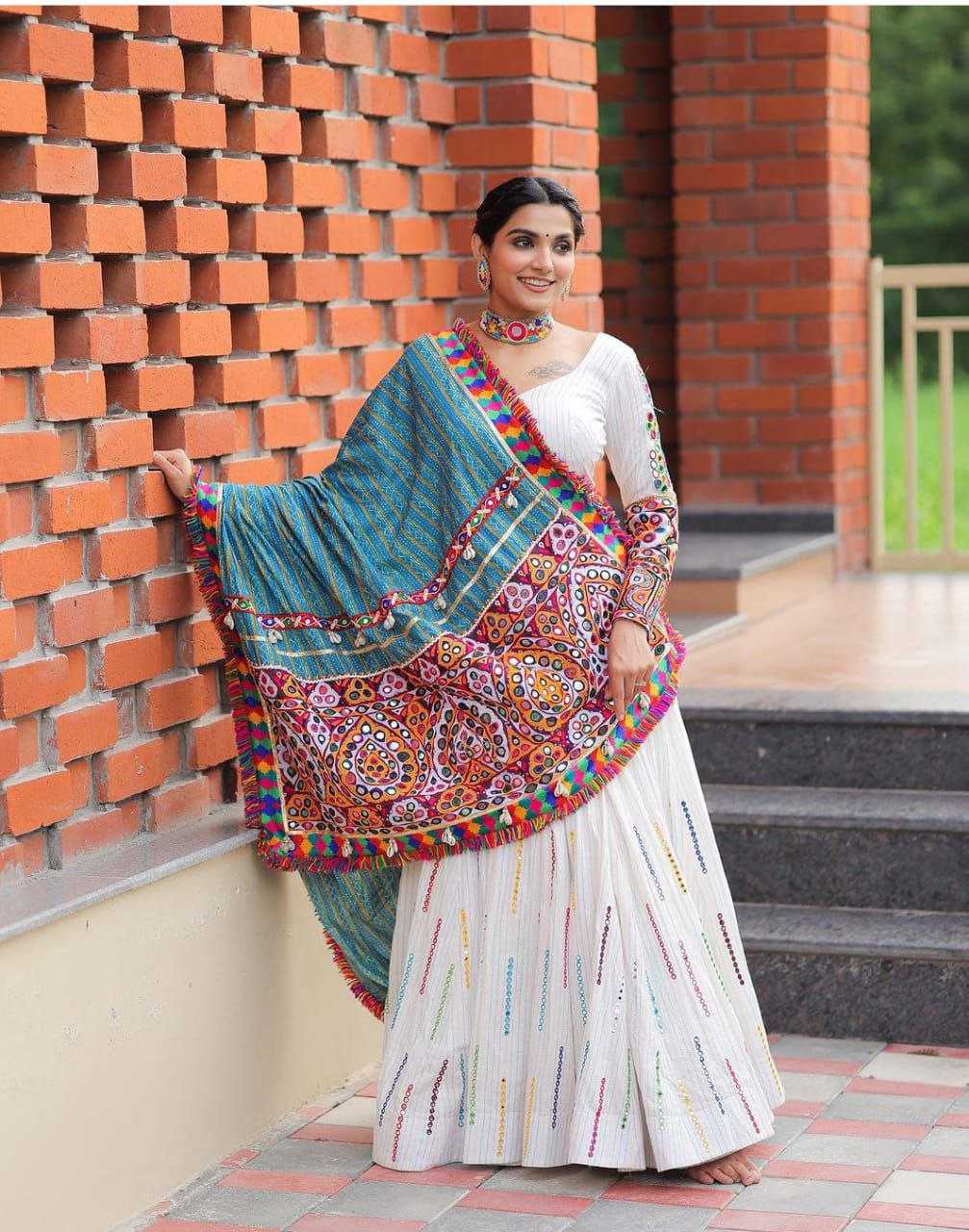 DESIGNER LEHENGA CHOLI