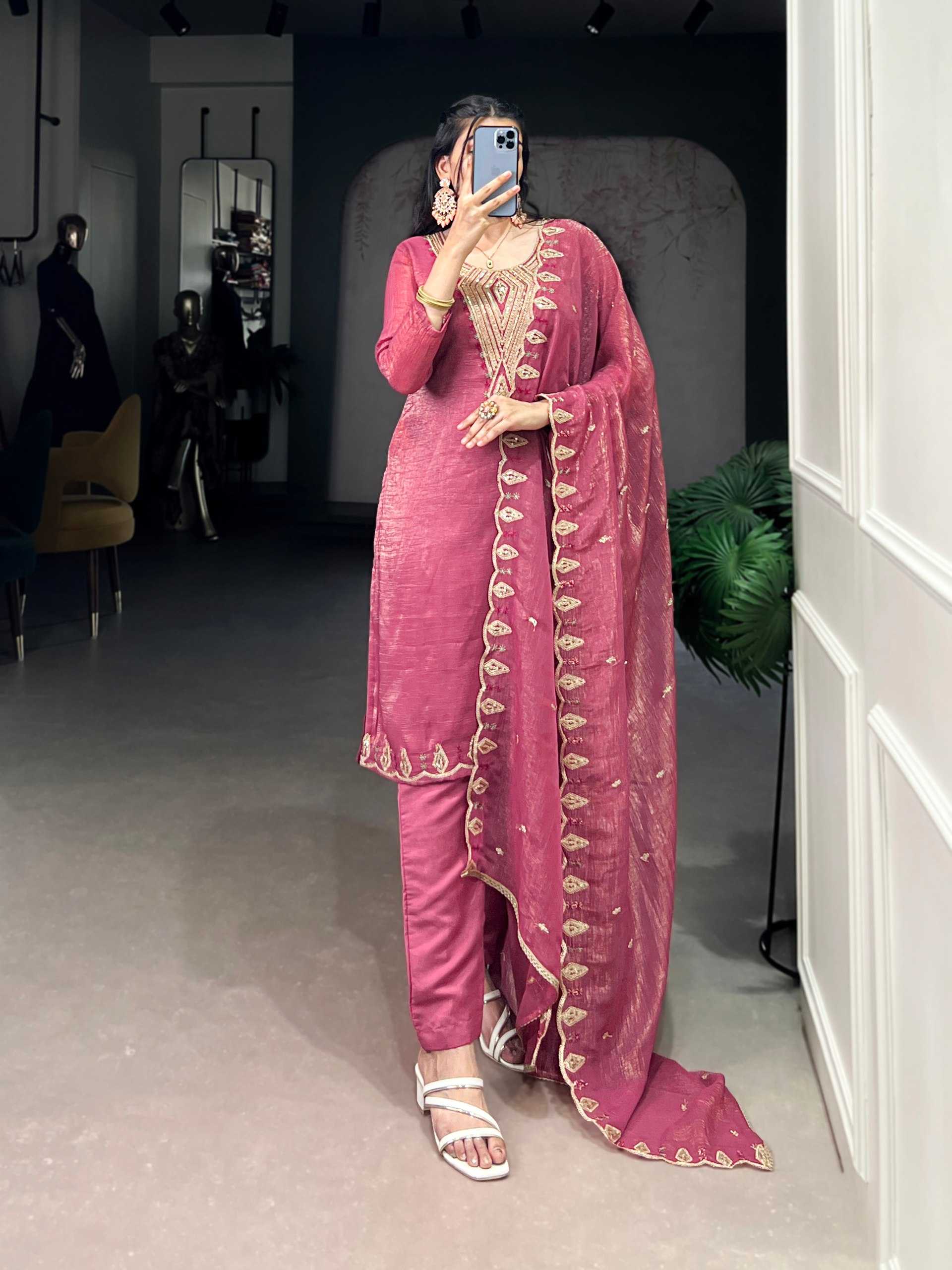 FLOOR-LENGTH DRESSES
