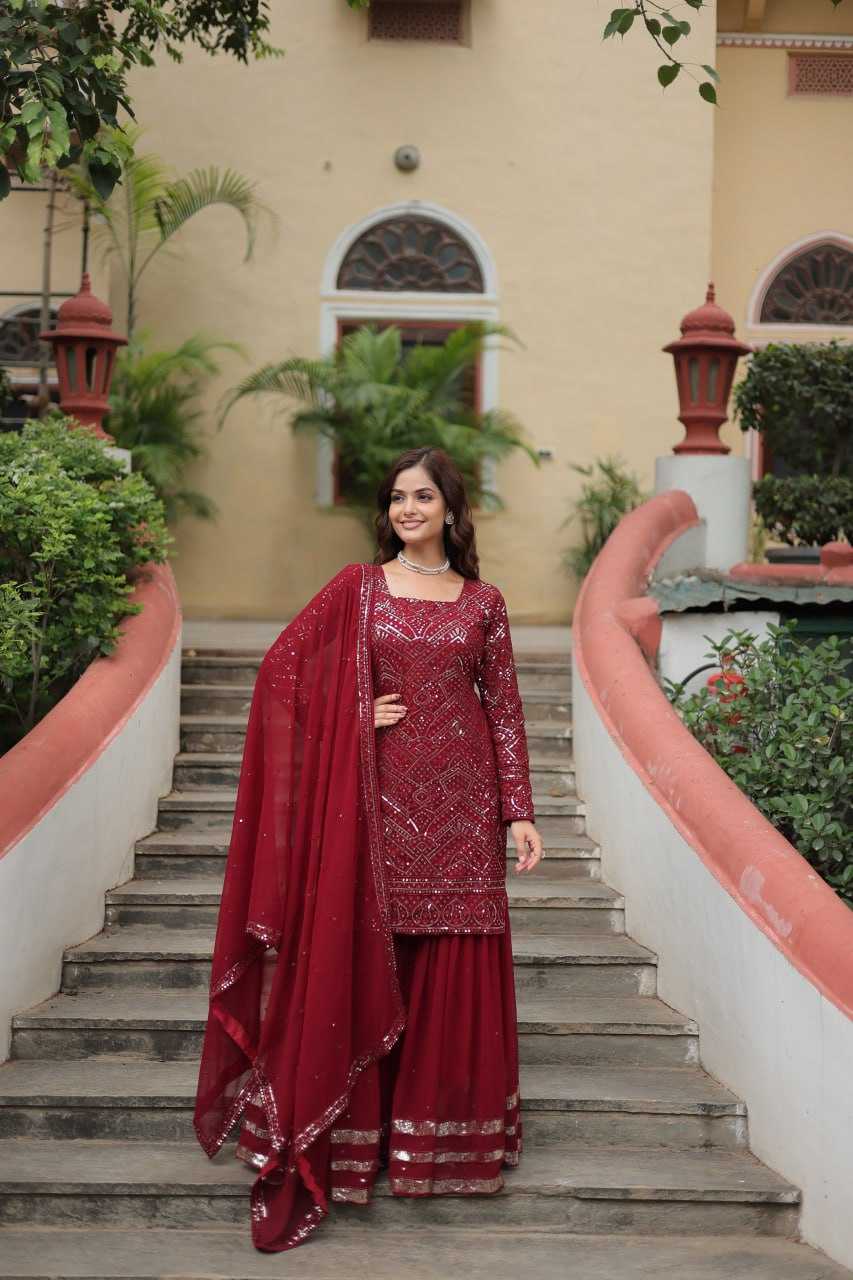 FLOOR-LENGTH DRESSES
