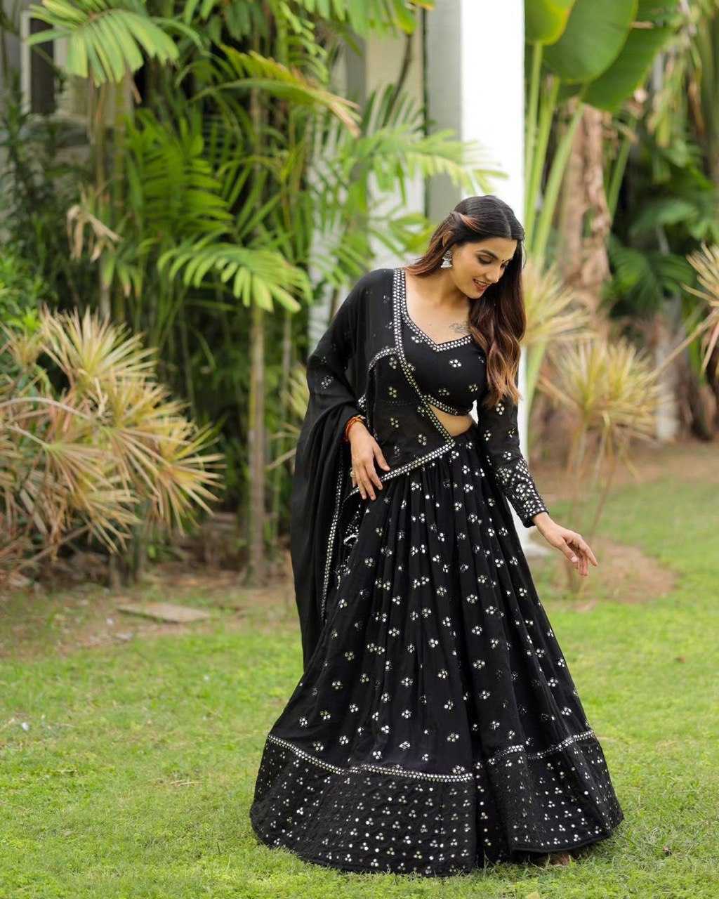  SEQUINS LEHENGA