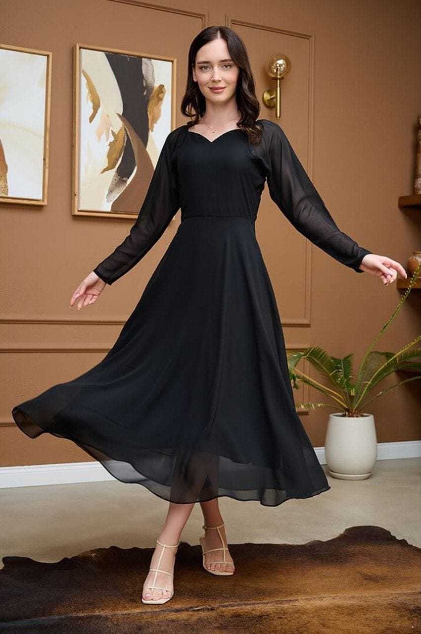 BLACK GOWN