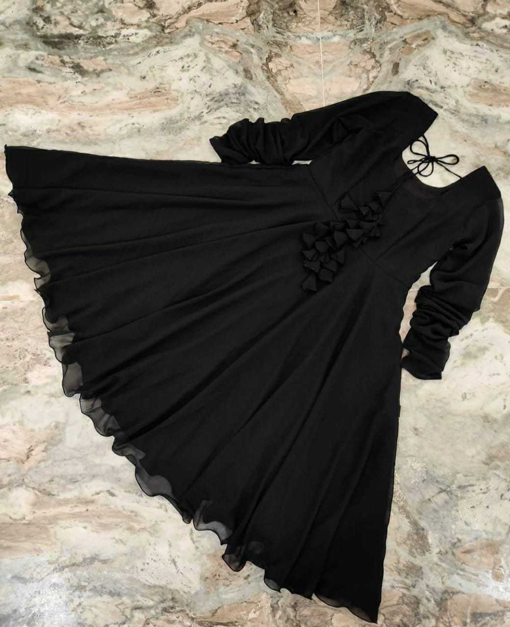 SIMPLE GOWNS