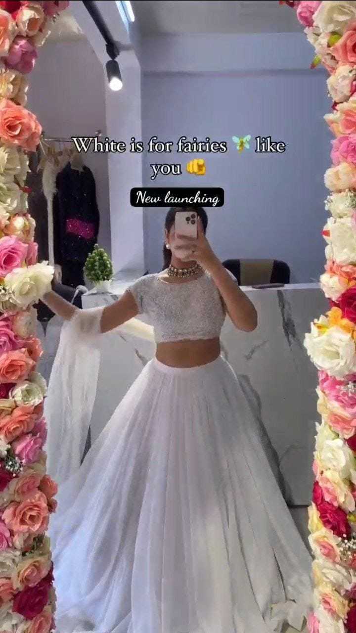 WHITE LEHENGA