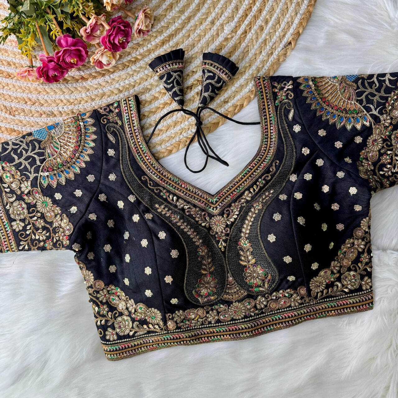 SEQUENCE EMBROIDERY BLOUSE
