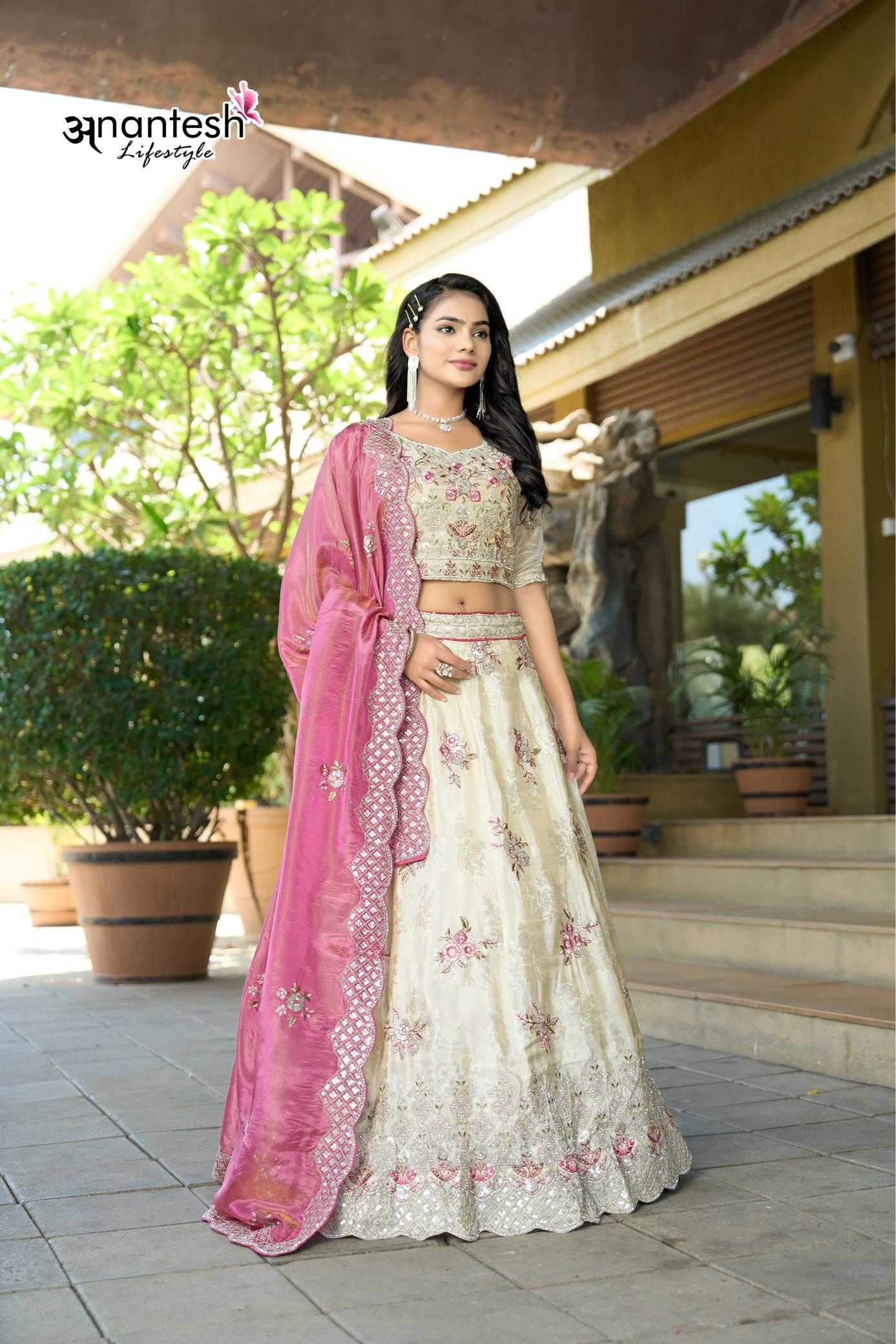 WEDDING LEHENGA