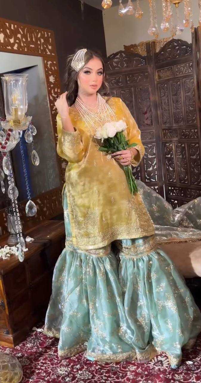 LADIES SUITS