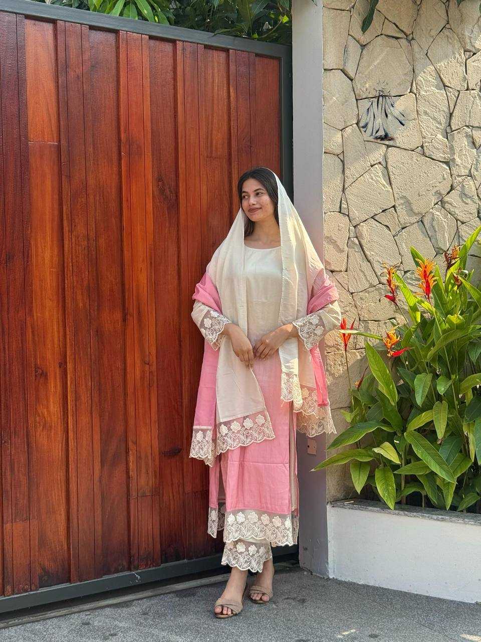 LADIES SUITS