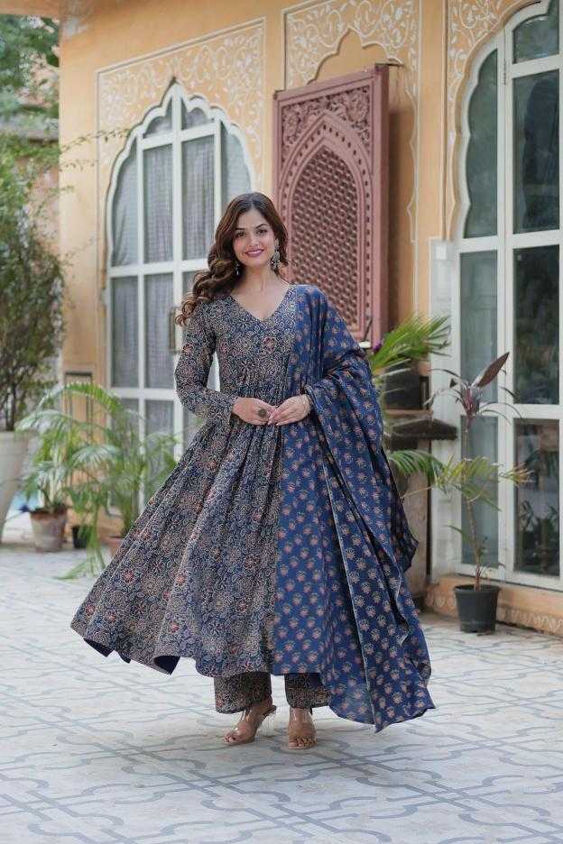 PRINTED GOWNS