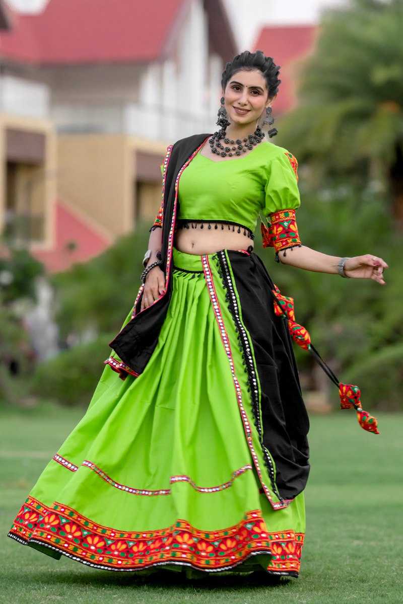 MIRROR WORK LEHENGA