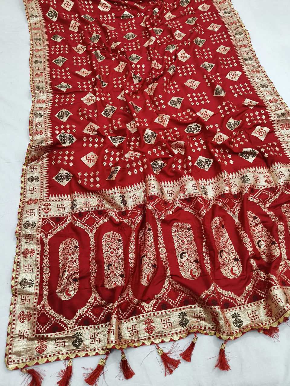 TRADITIONAL SAREES