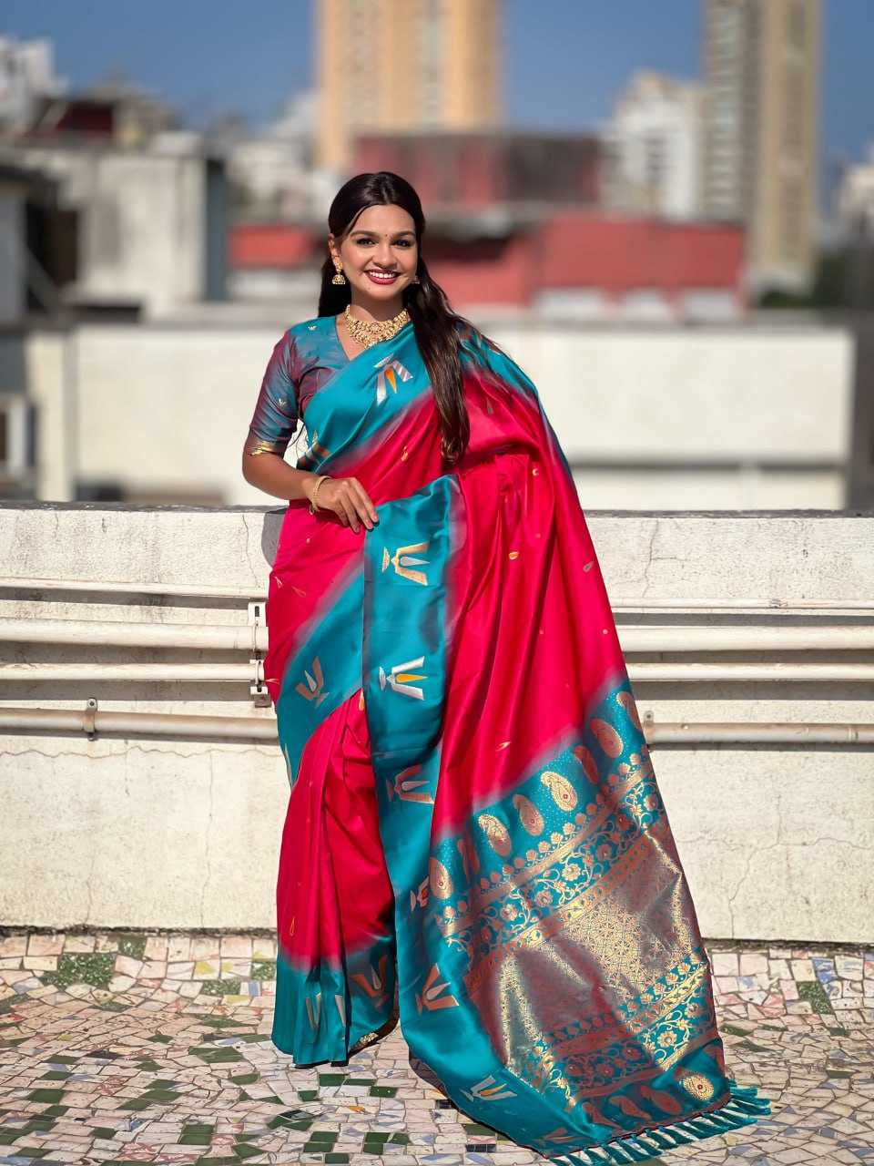 SILK SAREES WITH CONTRAST PALLU