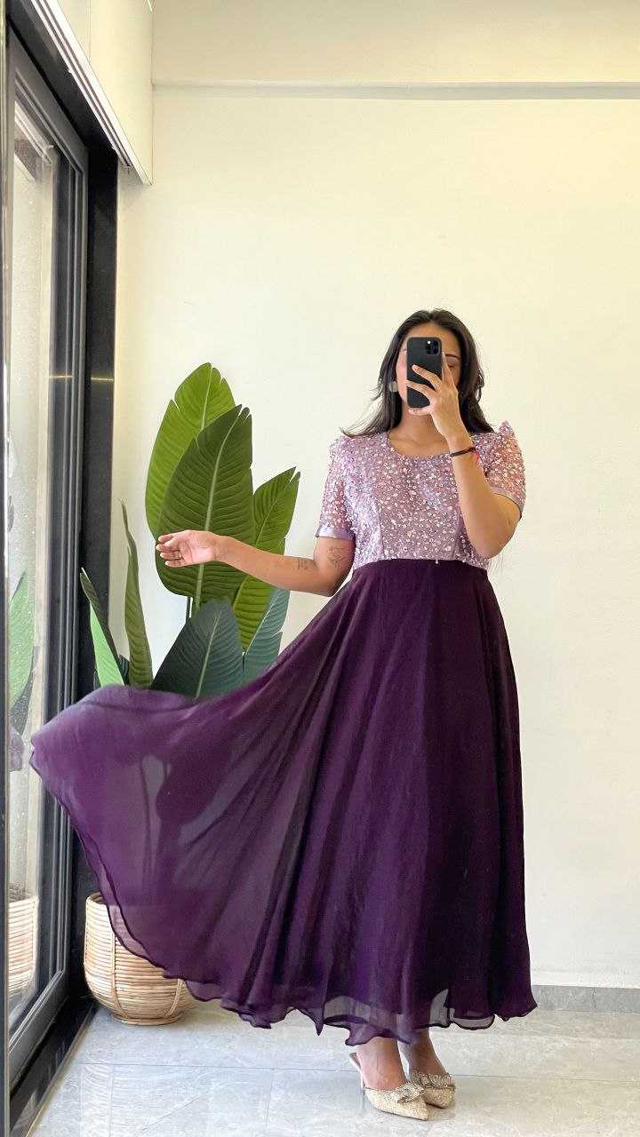 PRINTED GOWNS