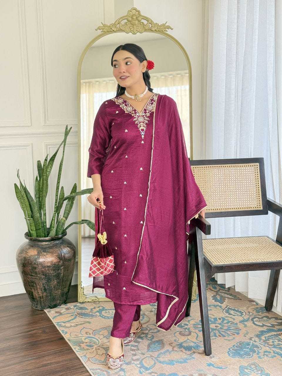 LADIES SILK SUIT