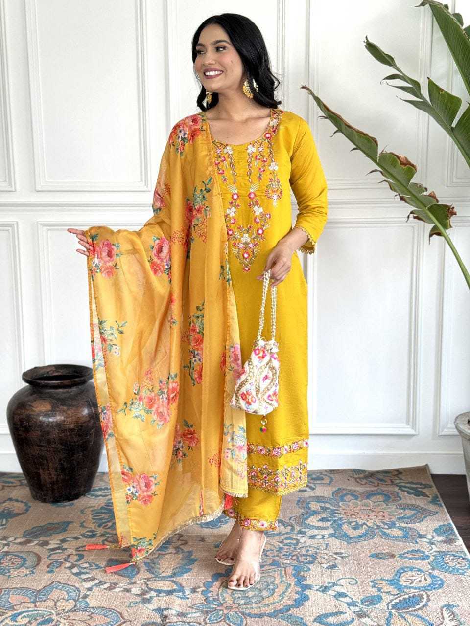 LADIES SUITS