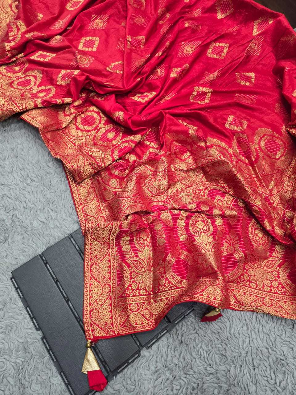 LACE BORDER SAREES