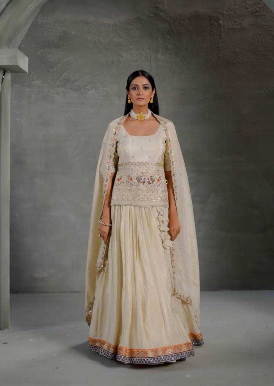 WHITE LEHENGA