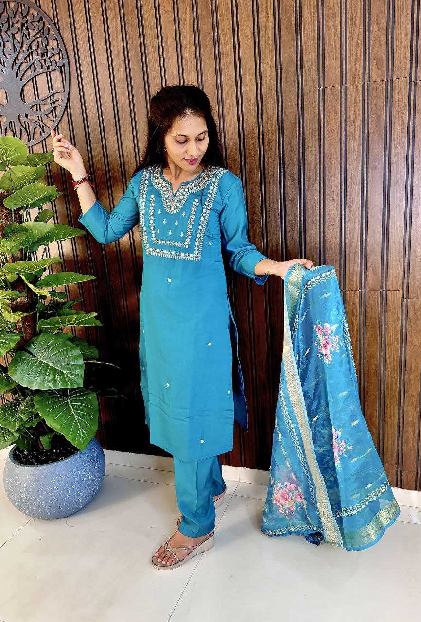 EMBROIDERY SUITS