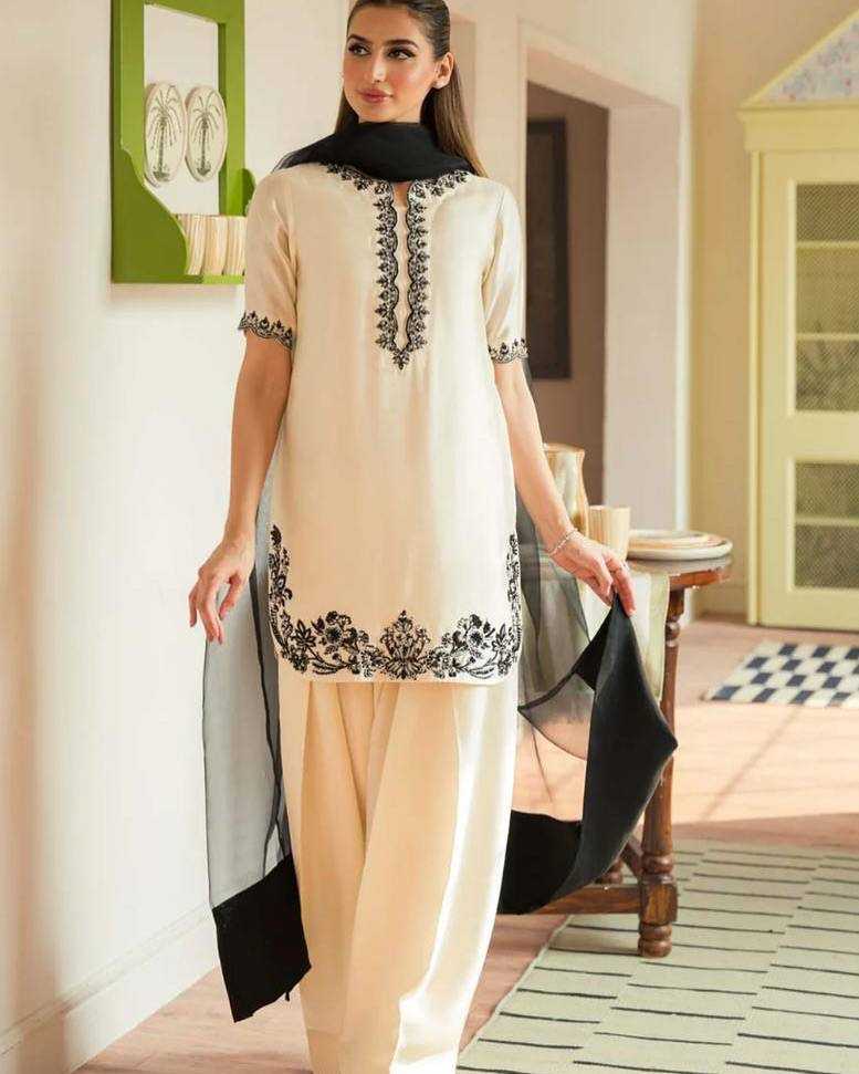 LADIES SUITS