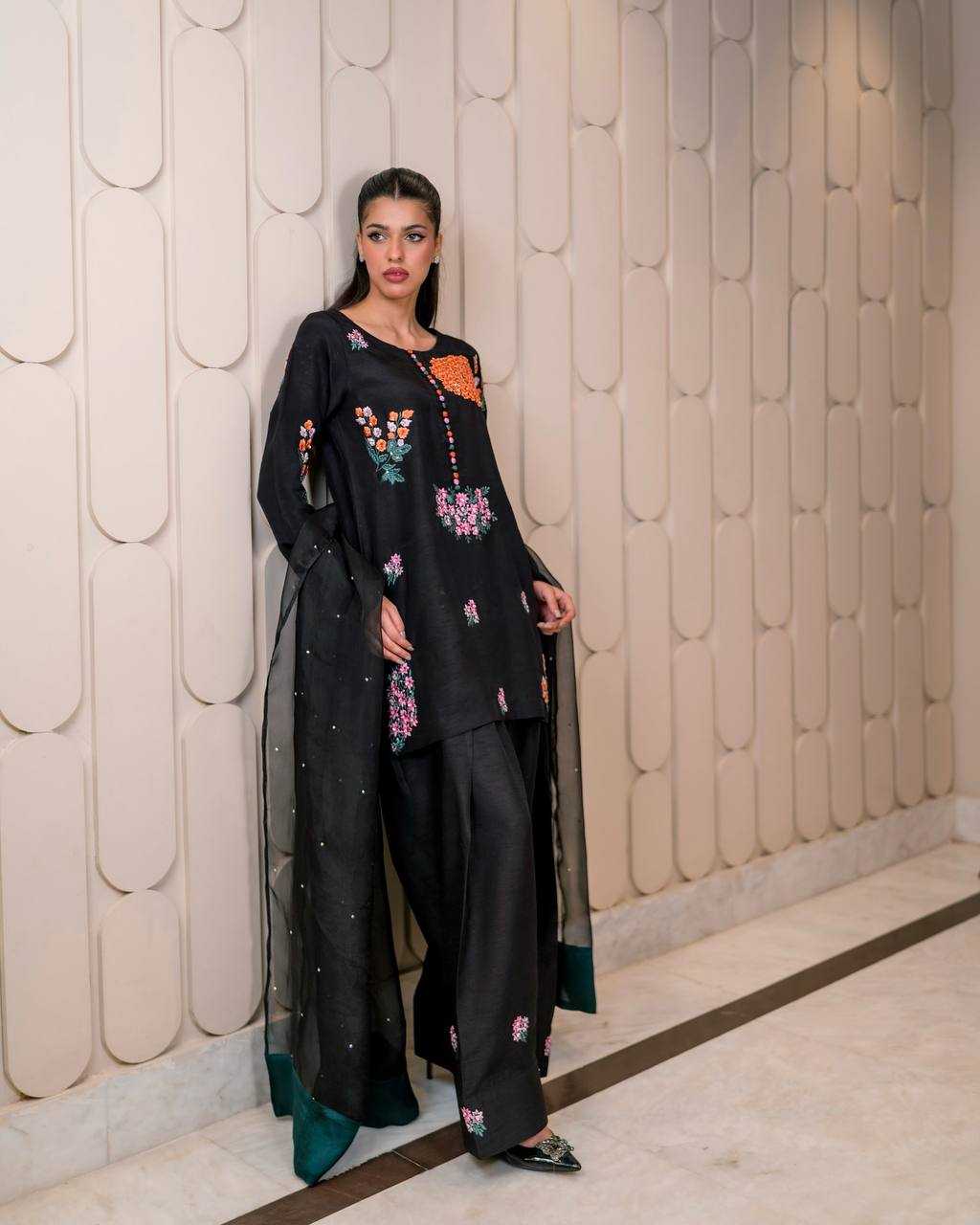 BLACK SALWAR SUIT