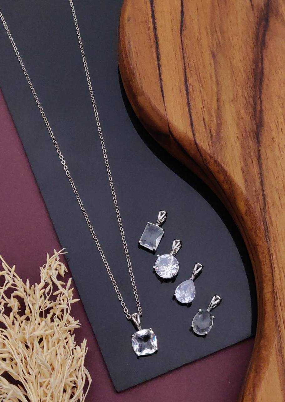 FASHION PENDANT