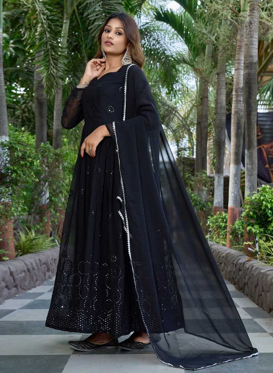 BLACK GOWN