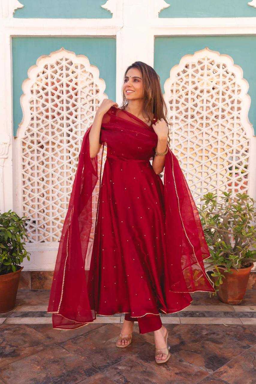 HANDWORK SUITS