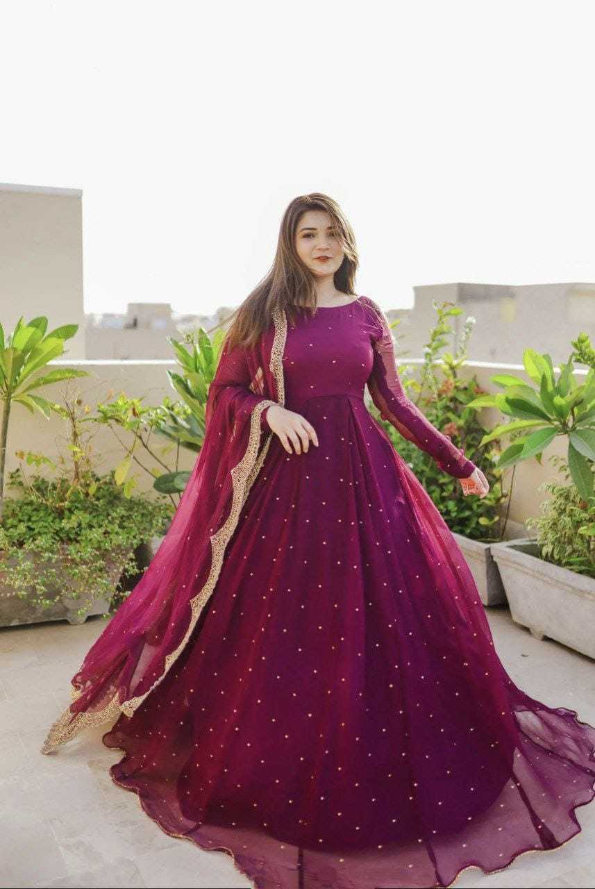 WEDDING GOWN