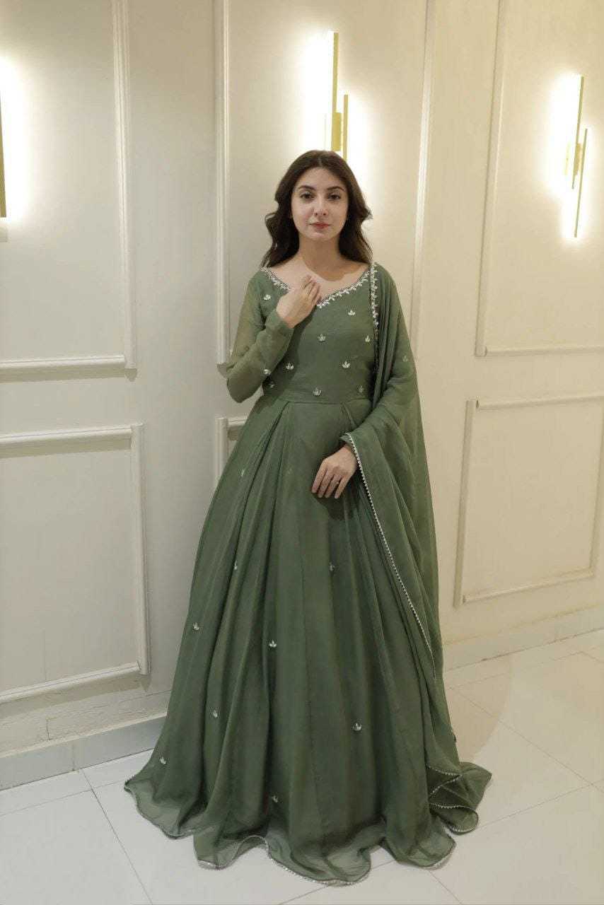 WEDDING GOWN