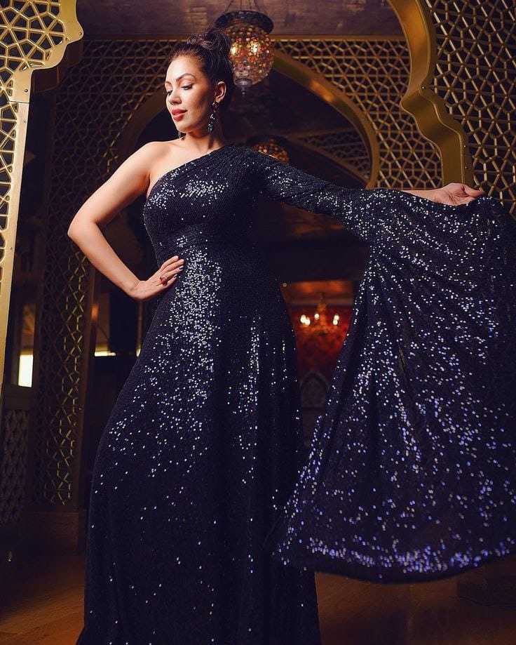 PARTY WEAR GOWNS