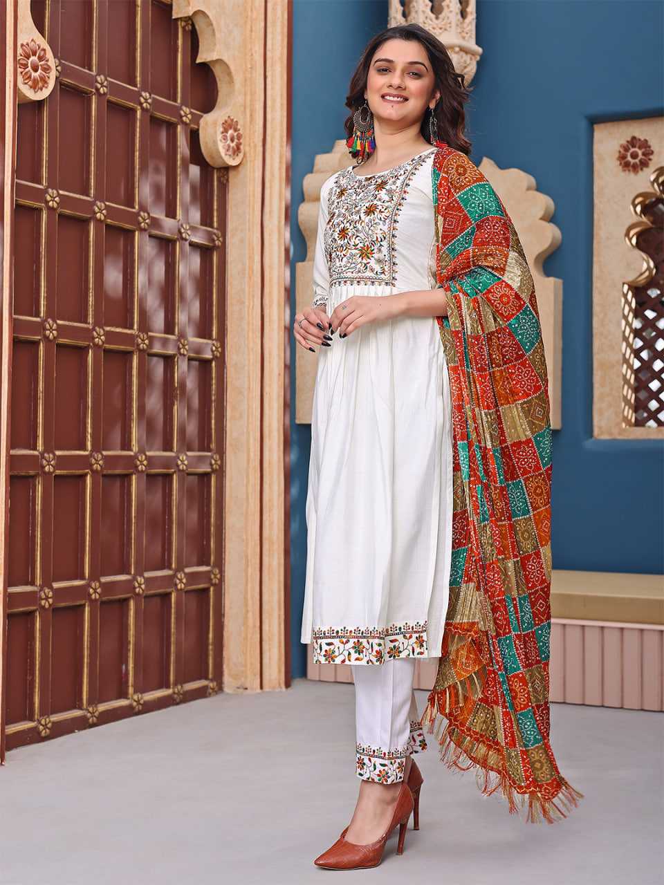 WHITE SALWAR SUIT