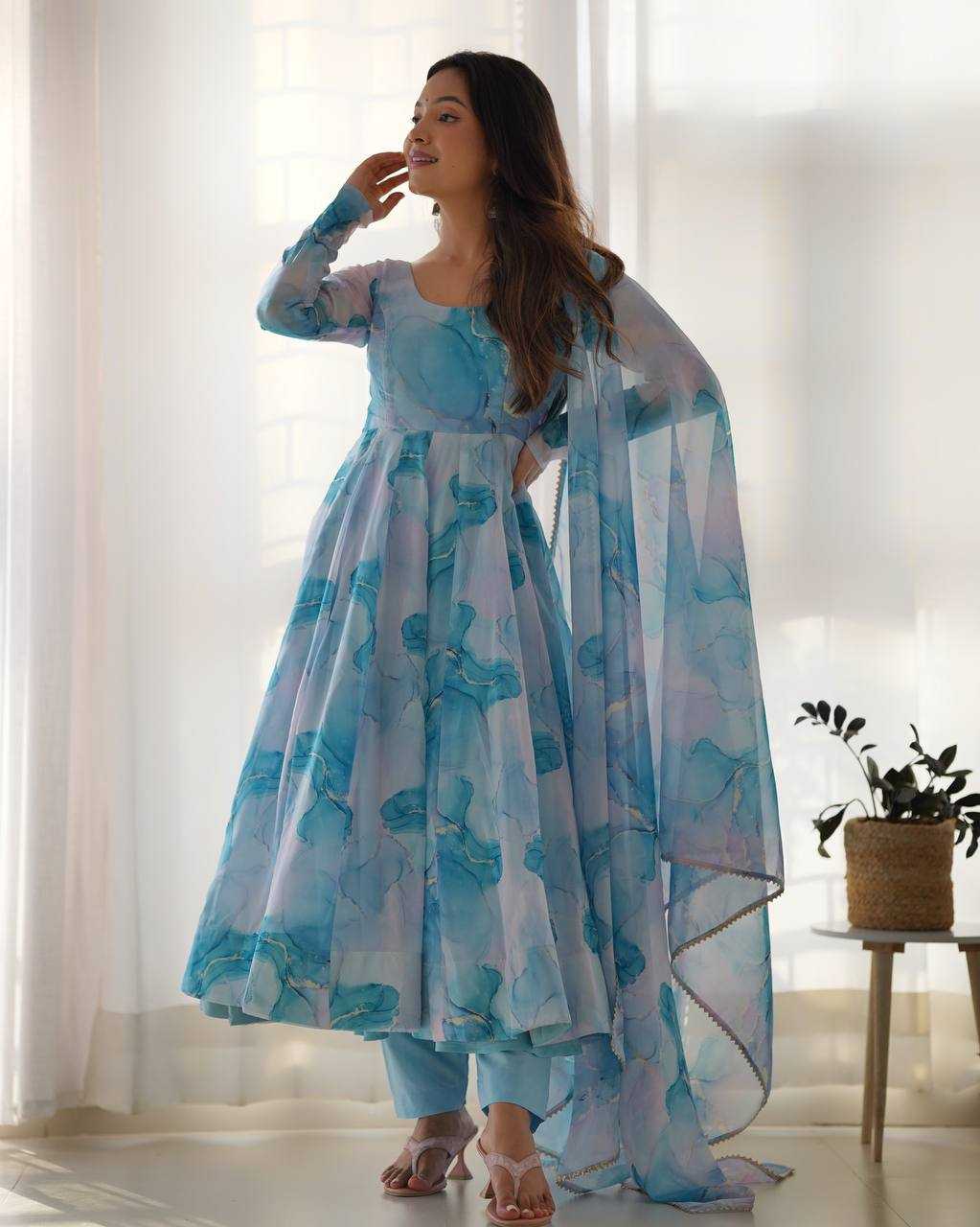 PRINTED GOWNS