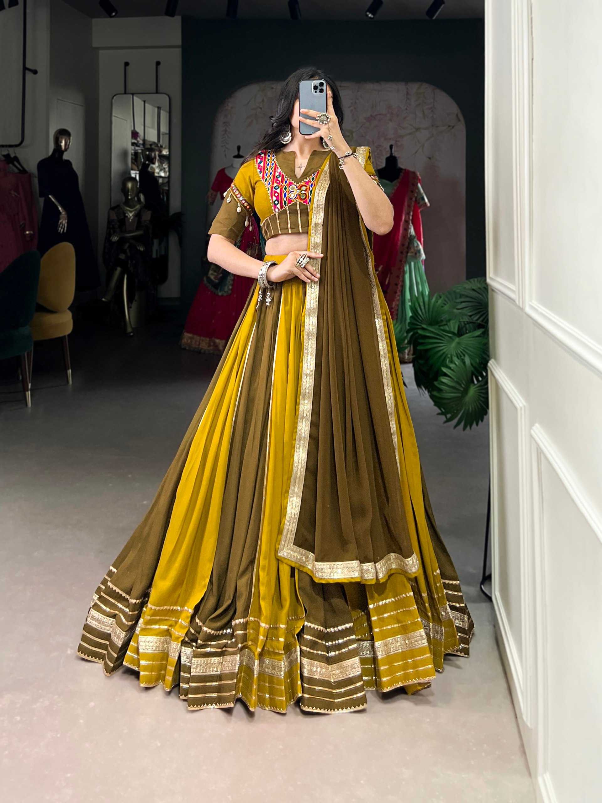  SEQUINS LEHENGA