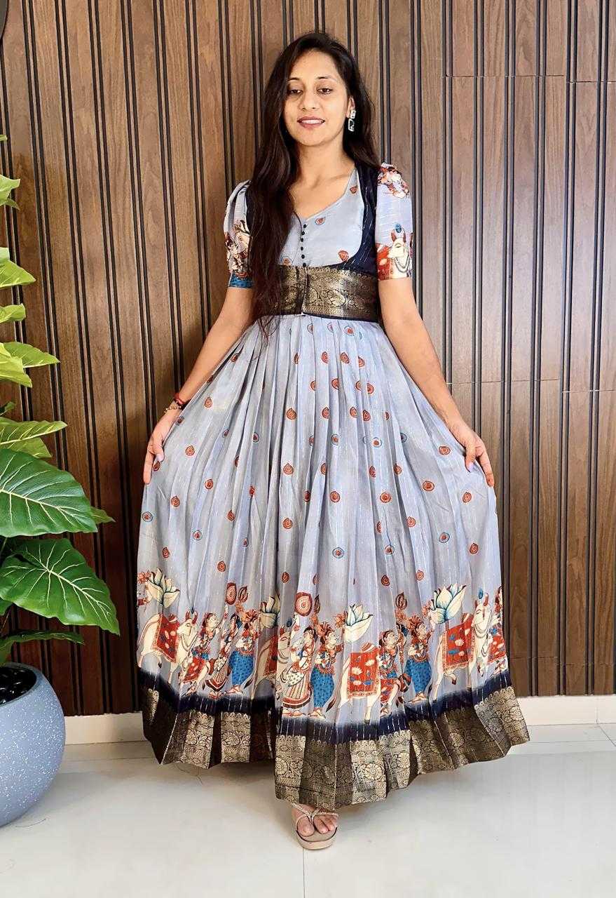PRINTED GOWNS