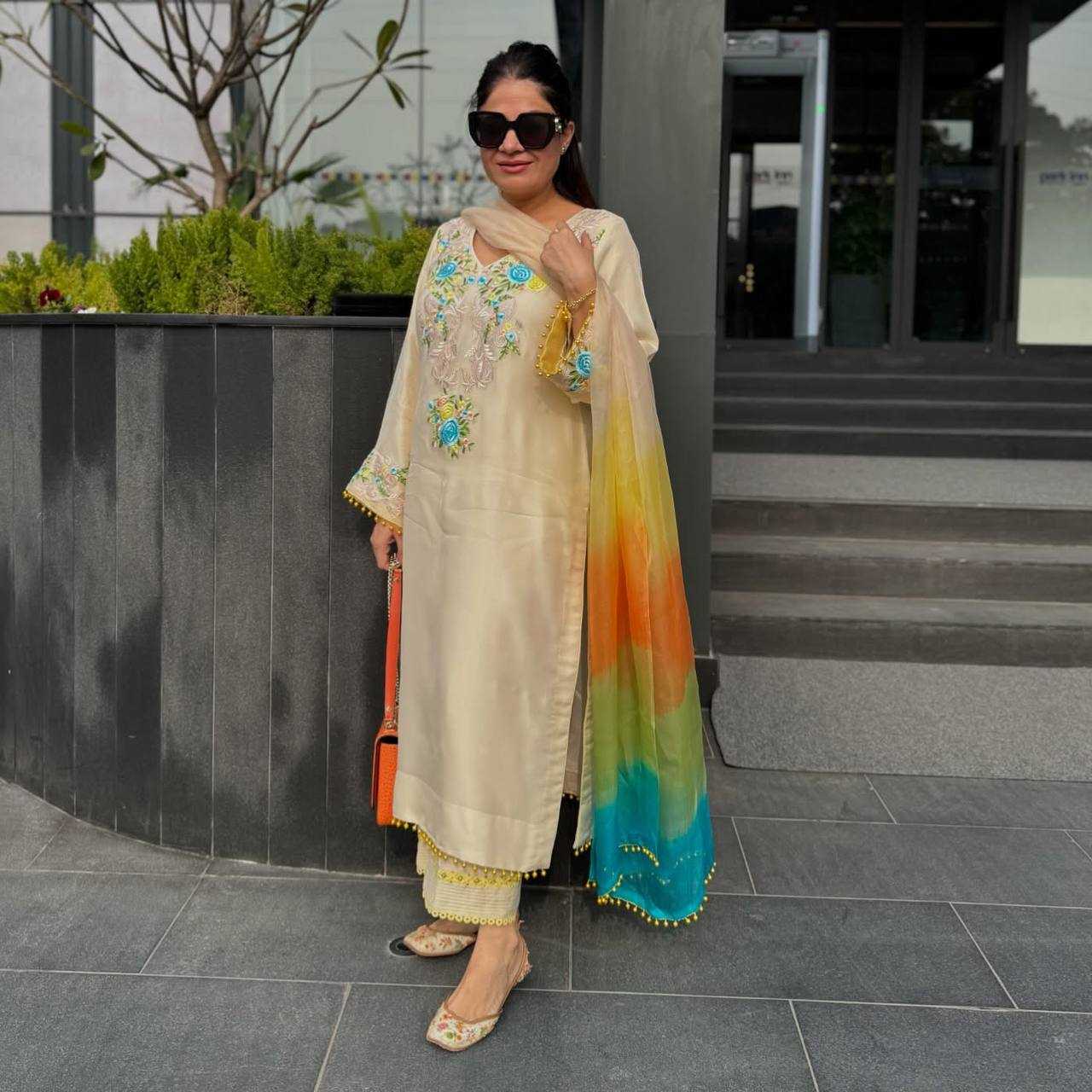 LADIES SILK SUIT