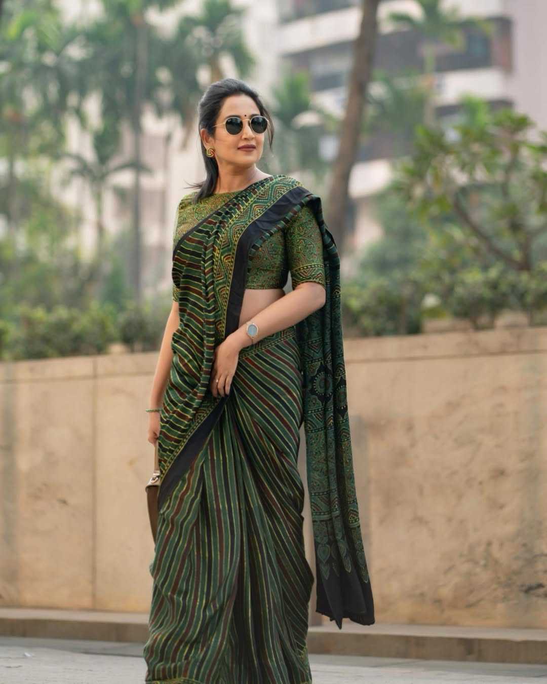 TRADITIONAL SAREES