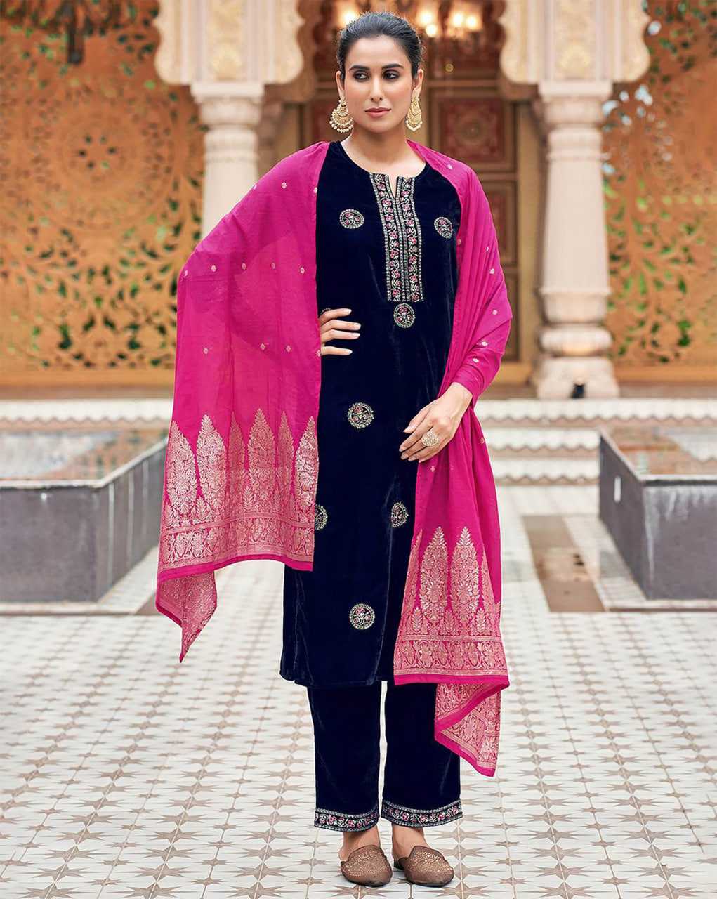 KASHMIRI SUITS