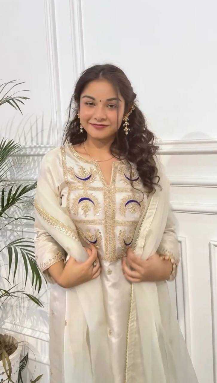 WHITE SALWAR SUIT
