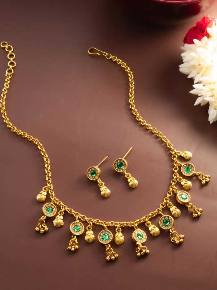 CHOKER NECKLACES