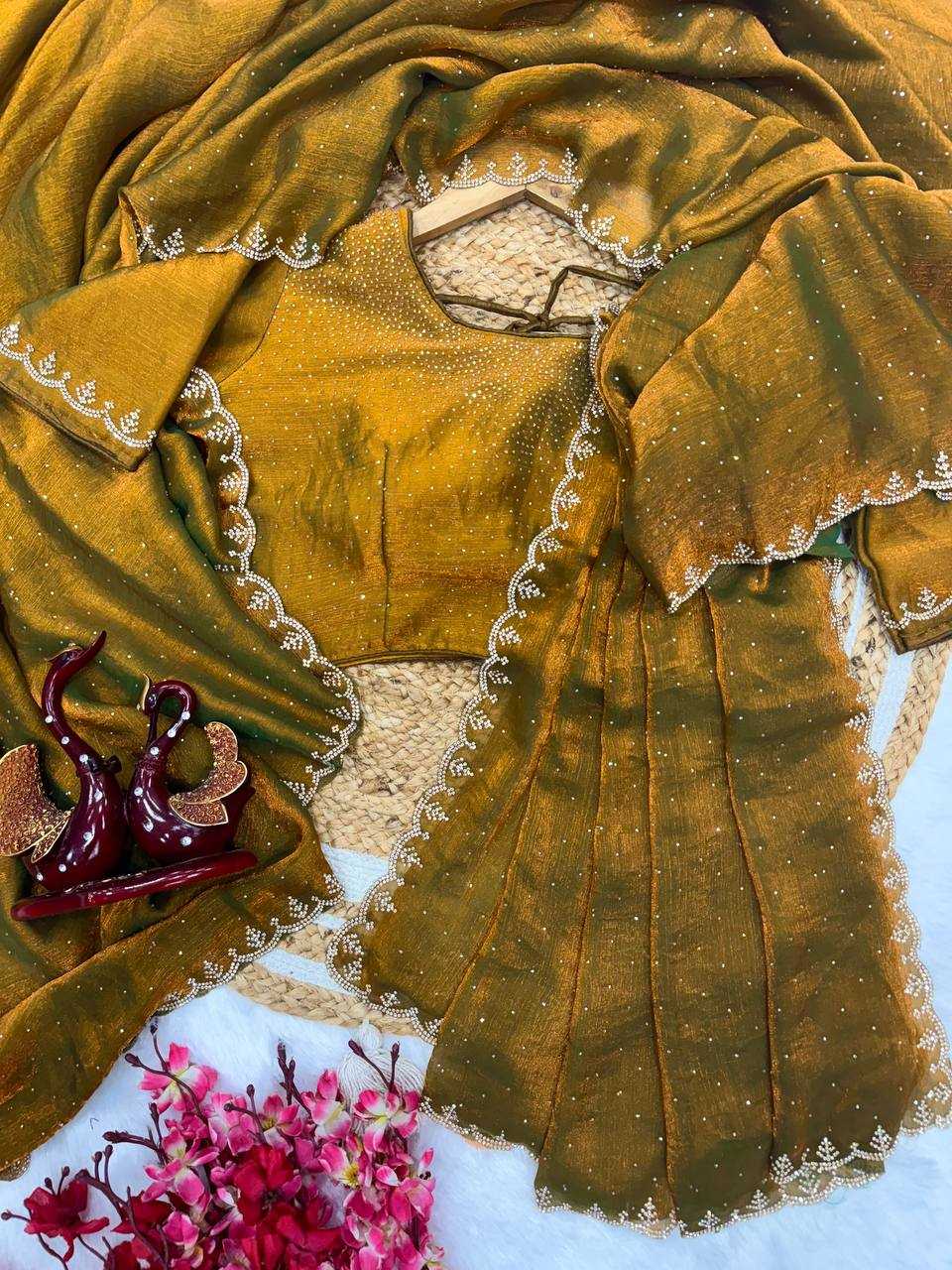 HALDI OUTFITS